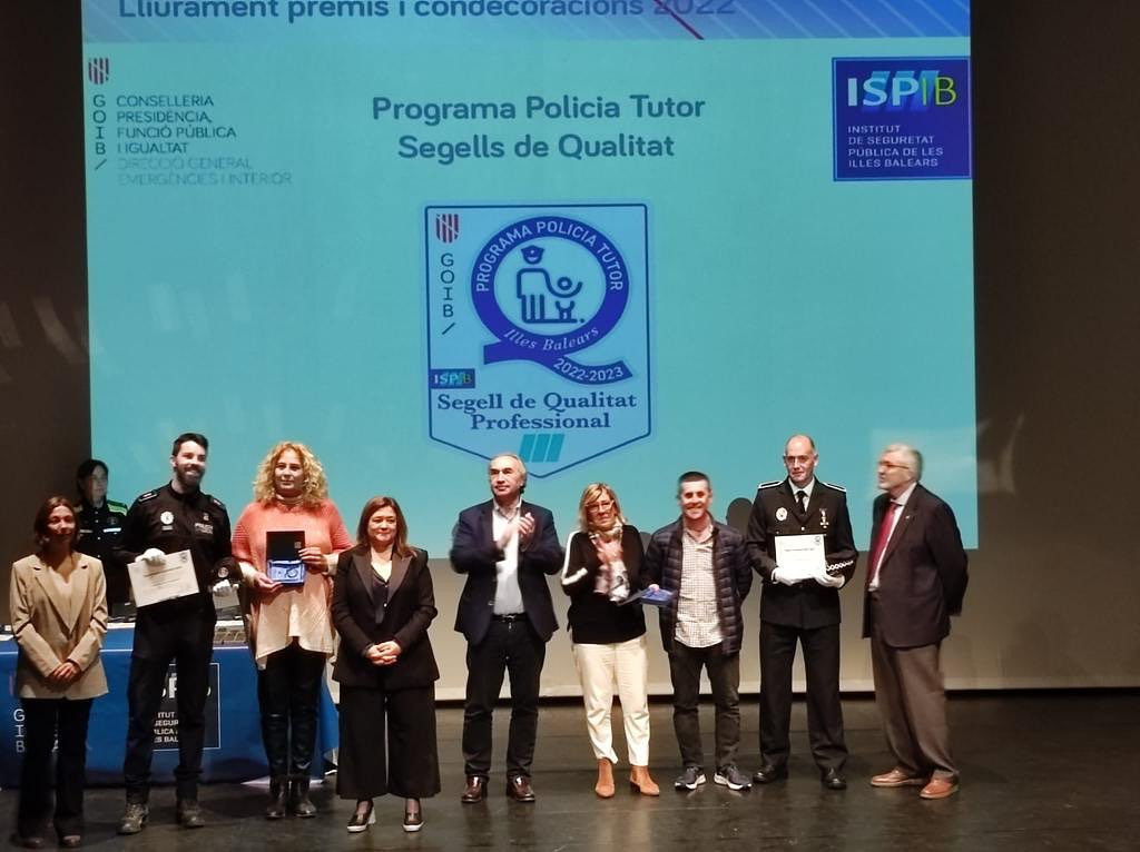 POLICIA TUTOR